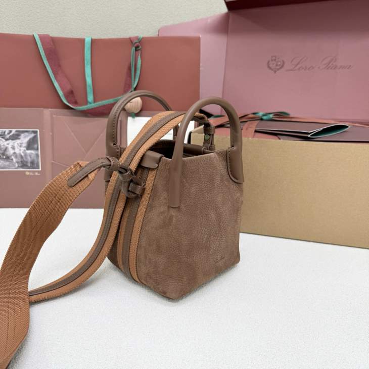 Picture of Loro Piana Handbags _SKUfw236287719fw